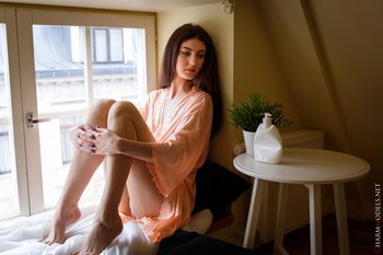 Lonely young babe Summer just can't wait for her boyfriend to arrive
