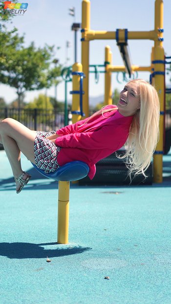 Blonde Babe Alex Grey gets drilled by Ryan Madison - Alex-Grey-blonde-babe(1)