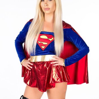Wonder Woman Tasha Reign laat haar kont graag zien