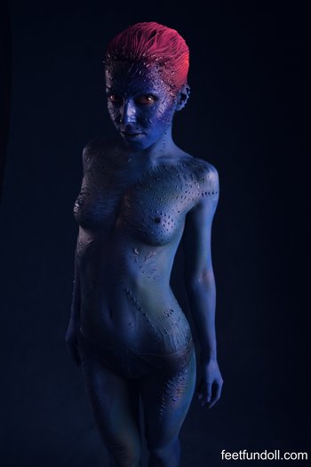 Slim hottie smoking her amazing body while cosplaying Mystique - 000003