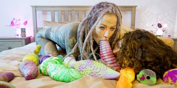 Beautiful Stacy Bloom & alt girl Anuskatzz have fun in extreme anal fisting - anuskatzz-anal-toys-lesbians-extreme-002