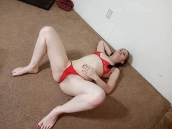 Naughty hottie Amanda Marks drilling her pussy with a dildo - 000002