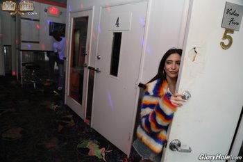 Jane Wilde sucks large Black Cock at the Gloryhole - Jane-Wilde-Glory-Hole(3)