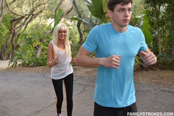 Marie McCray gets her Cunt drilled after Workout - Marie-McCray-Blonde-Babe-Fucked(1)