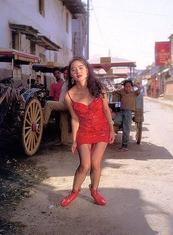 Lovely Chick likes to Pose in different scenes - Wasteland-BDSM-Red-Latex-Dress(4)
