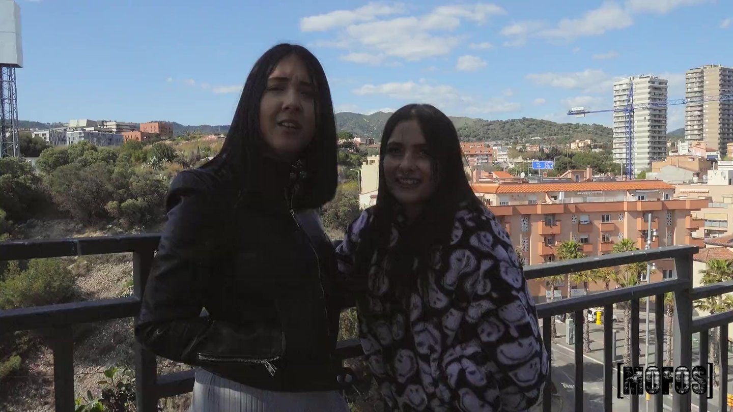 Dzikie pisklęta Maria Wars i Valeria Valois dzielą się tym samym wielkim kutasem