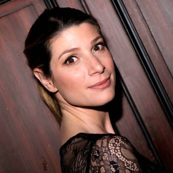 Veja todas as fotos de Chloe Nabedian na Getty Images
