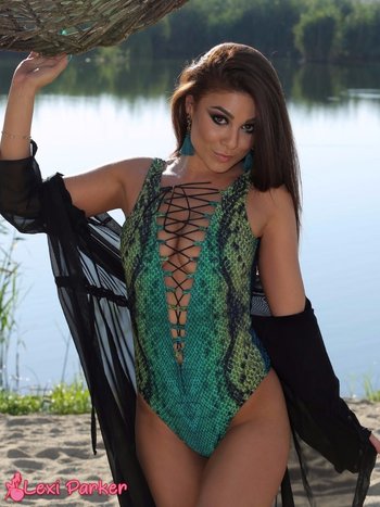 Hot babe Lexi Parker relaxes at the beach on a warm summers day - 000014
