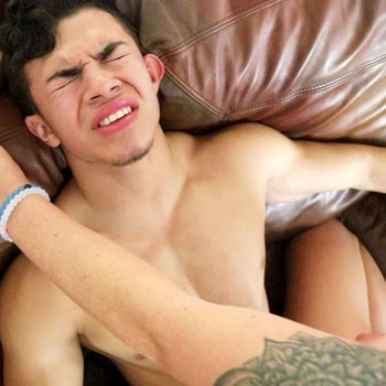 Hot Girl Next Door se fait baiser par un voisin louche