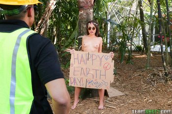Teen Jaye Austin gets fucked while tied to a Tree - Jaye-Austin-hardcore-porn(1)