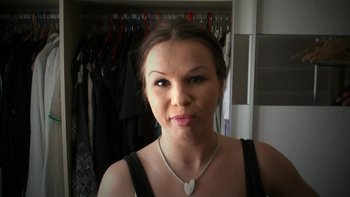 Amateur Lydia takes hard dong between her pussy lips in a close up scene - Amateur-Lydia-Close-Up (1)