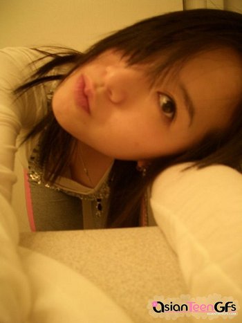 Asian Teen Amateur showing her sexy naked Body - Asian-Teen-GFs-selfie(1)