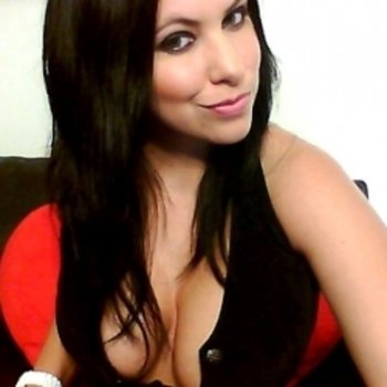 Lacie James teasing with her big Boobs outside