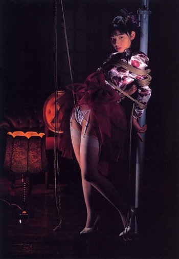 Wasteland-BDSM-Latex-Costume-Bondage(10)