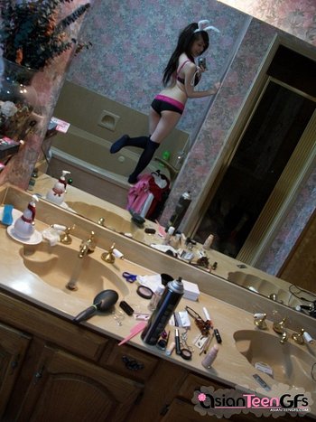 Sexy Asian Teen Girlfriend taking nude Selfies - Asian-Teen-GFs-amateur-porn(1)
