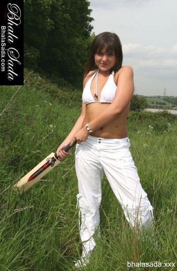Having fun outdoors with lots of sexy amateur babes - 000001