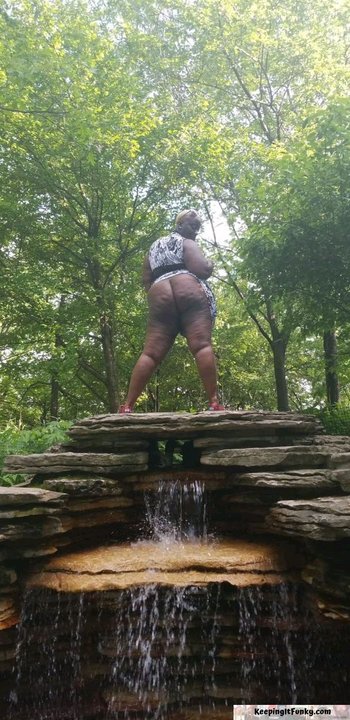 Collection of photos of horny black chicks teasing - Collection of photos of horny black chicks teasing 001