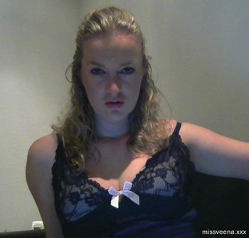 Gorgeous Miss Veena unveils her nice body on the couch