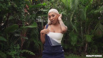 Tattooed blondie Kona Jade sucks and fucks in the garden - Kona-Jade-hardcore-gardening-HIGH (02).jpg