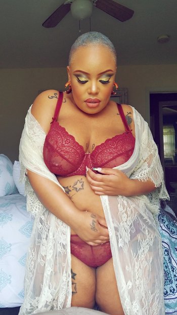 Short haired girl Mulan Blossom teasing with her sexy curves - 000014
