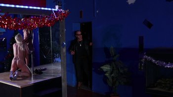 Lucky dude gets to fuck two naughty girls at once - 000006