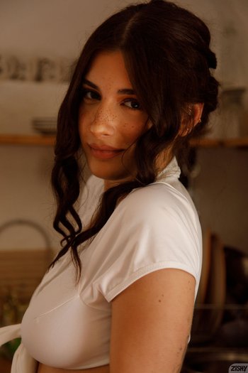 Beautiful brunette Sary Galmida taking her clothes off in the kitchen - Beautiful brunette Sary Galmida taking her clothes off in the kitchen 002