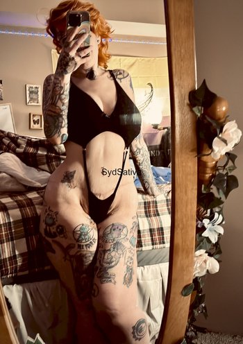 Busty hottie Syd Sativa teasing with her big boobs and ass - 000008