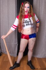 Lana Del Lust teasing with her sexy figure in Harley Quinn costume — 1