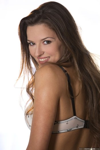 Erotic brunette Babe Coco Rose spreads her Pink - Coco-Rose-erotic-babe(1)