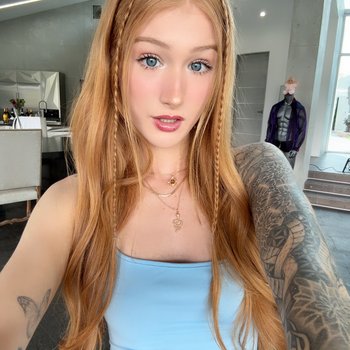 Het officiële OnlyFans-account van Avery Skye