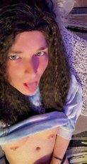 Solo hottie Bella Roar loves playing with her hard cock — 7