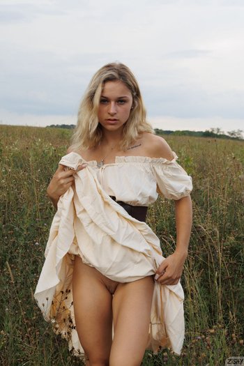 Sweet blonde babe showing off her natural tits - Jezebel Madd - Sweet blonde babe showing off her natural tits - Jezebel Madd 011