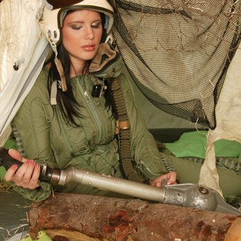 Military lesbians Susie Diamond and Giovana having sex in a tent