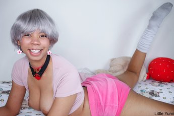 Sweet girl Little Yumi showing off her tits and shaved pussy — 1
