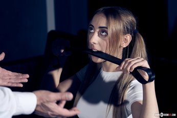 Kinky Lola Heart plays with a whip and gets fucked hard on the floor — 4