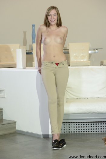 Nothing makes Molly happier than teasing with her nude body - 000008