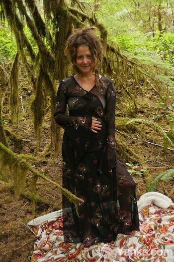 Horny amateur babe Misty Trips plays with her own bushy twat - Misty-Trips-Is-A-Pretty-Forest-Fairy (1)