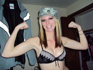 Amazing hottie strips down and reveals her nice tits — 9