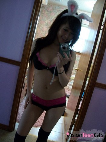 Sexy Asian Teen Girlfriend taking nude Selfies - Asian-Teen-GFs-amateur-porn(3)