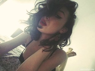 Brunette cutie Elektra Plum taking pictures of her amazing body — 11