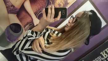 Gorgeous chick Christa Flare loves taking pictures of herself - 000003