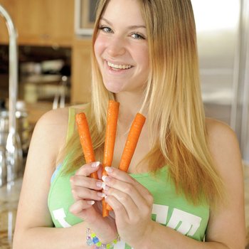 Danielle FTV using Carrots on her Peach in the Kitchen