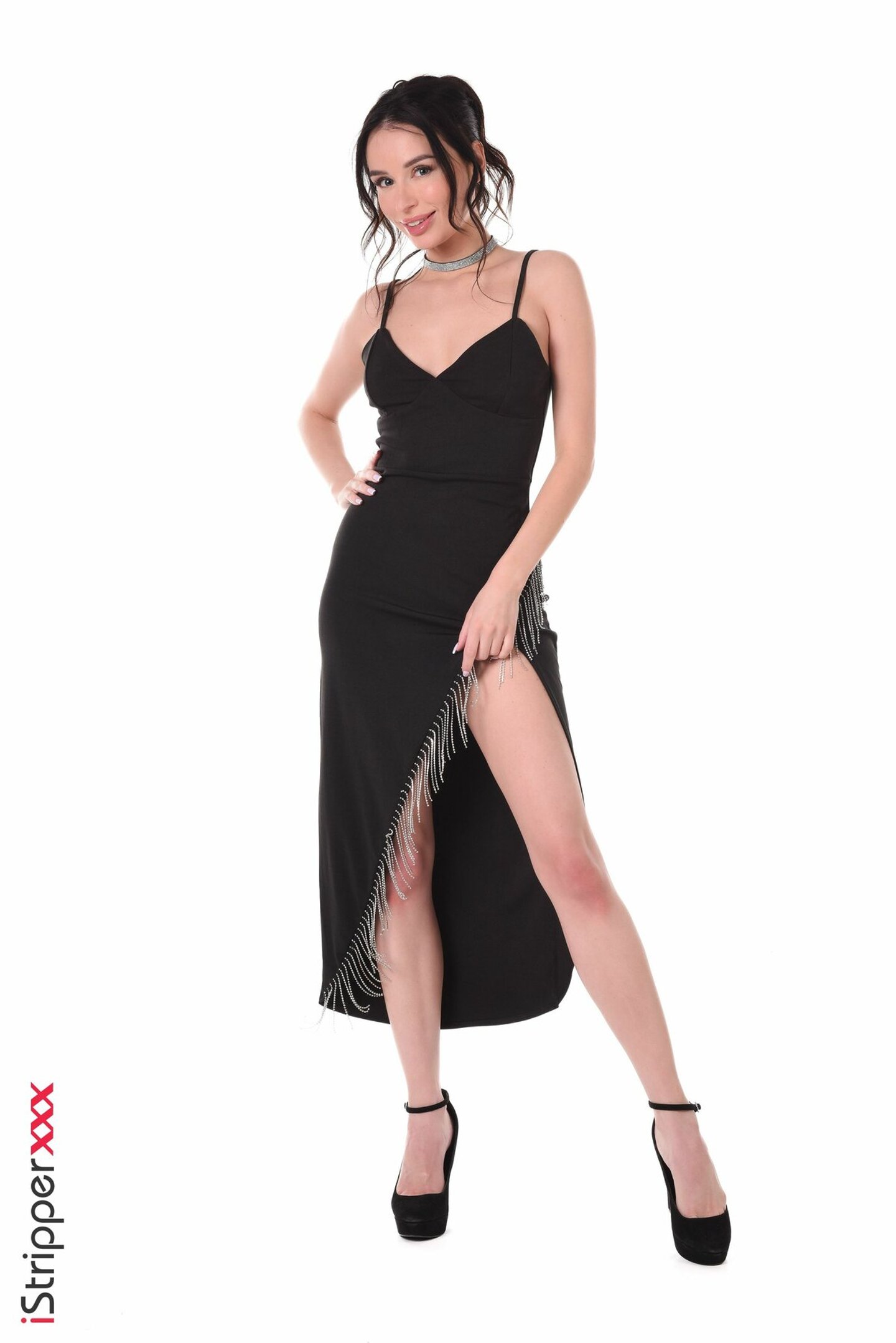 Dobrze wyglądająca Milena Ray dobrze się bawi, zadowalając swoją wygoloną cipkę