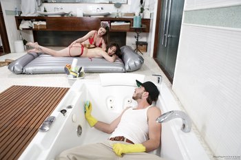 Alex More joins a babe for a massage and threesome - Alex More joins a babe for a massage and threesome