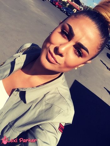 Sweet babe Lexi Parker shares some of her personal collection of selfies - 000011