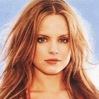 Mena Suvari