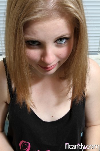 Lil-Candy-shaved-pussy(4)