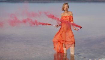 Beautiful Hannah Ray walks by the beach in her super sexy outfit - 6183f371806d0_sm_092820_photo_dead_sea_poems_1293.jpg
