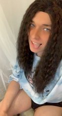 Solo hottie Bella Roar loves playing with her hard cock — 15