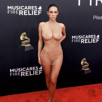 Bianca Censori nue à la 67e cérémonie annuelle des Grammy Awards à Los Angeles